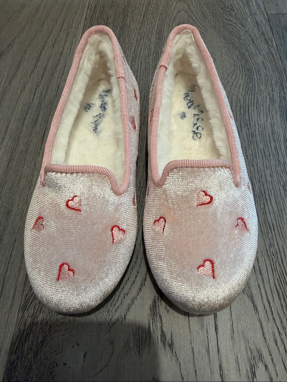 Girls' Pink Heart Embroidered Velvet Slippers